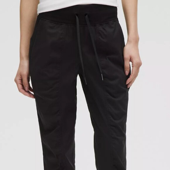 Lululemon Mid-rise Women's Jogger Size 8 Black - Picture 1 of 3